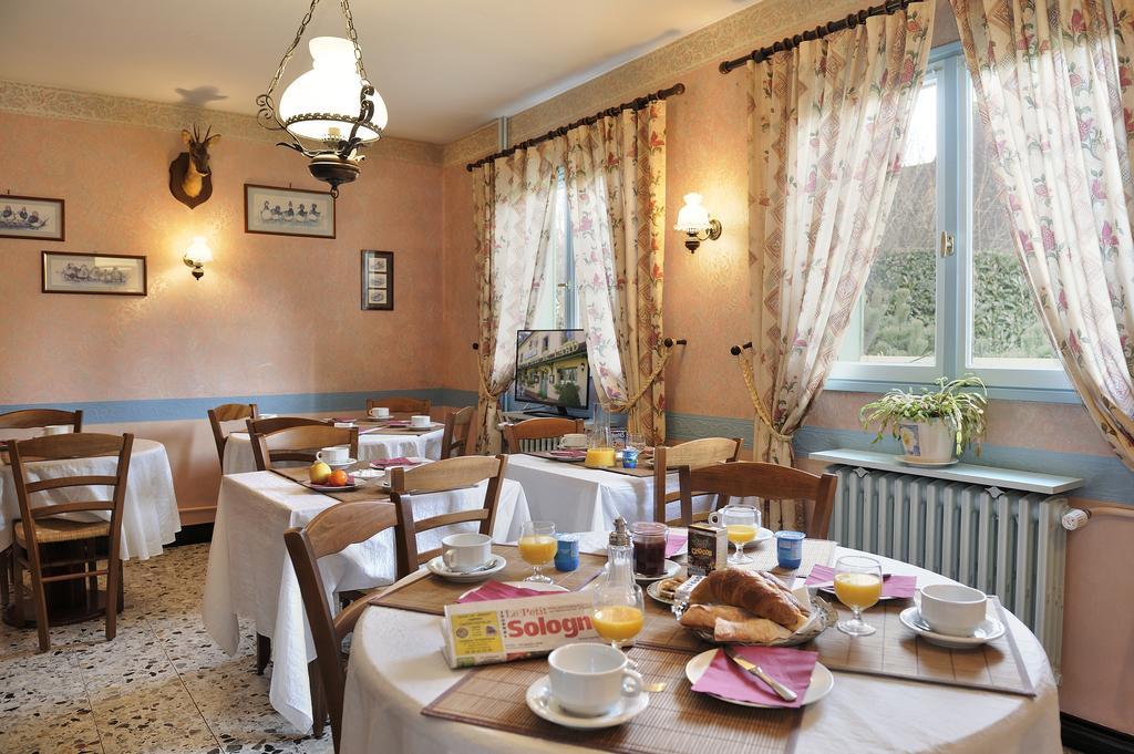 Logis Auberge A La Tete De Lard La Ferte-Imbault Ngoại thất bức ảnh