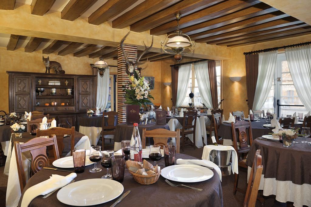 Logis Auberge A La Tete De Lard La Ferte-Imbault Ngoại thất bức ảnh