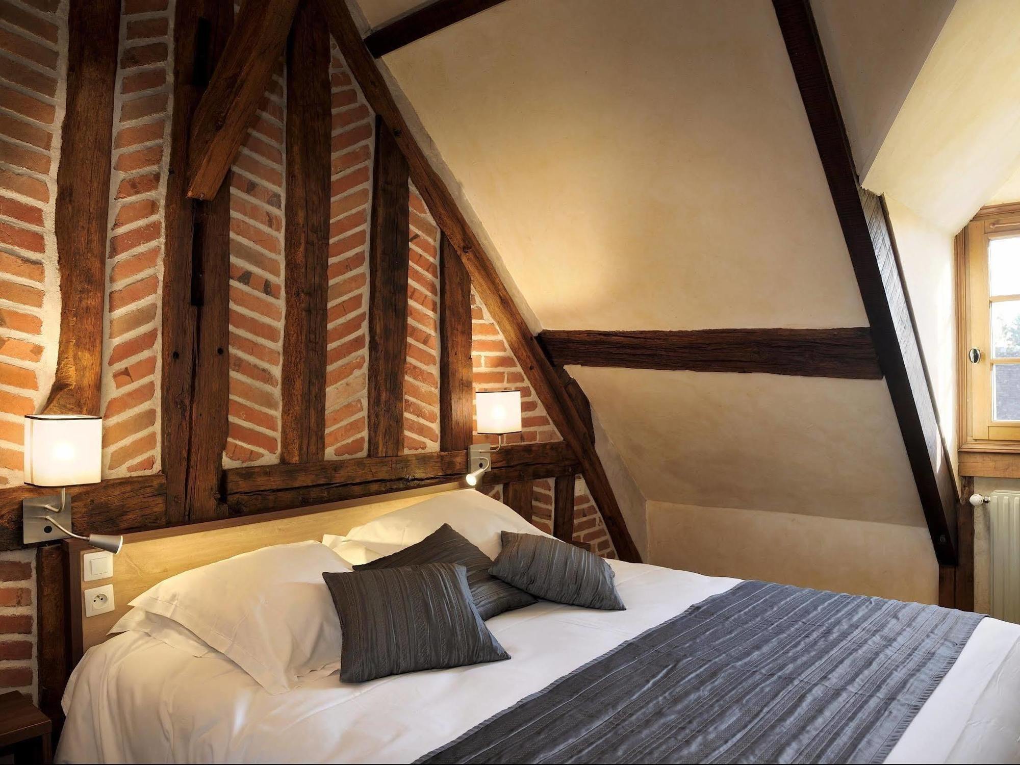Logis Auberge A La Tete De Lard La Ferte-Imbault Ngoại thất bức ảnh